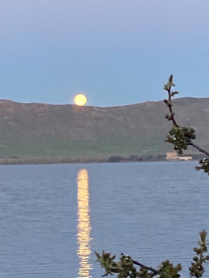 Edem Sevan Bagian luar foto