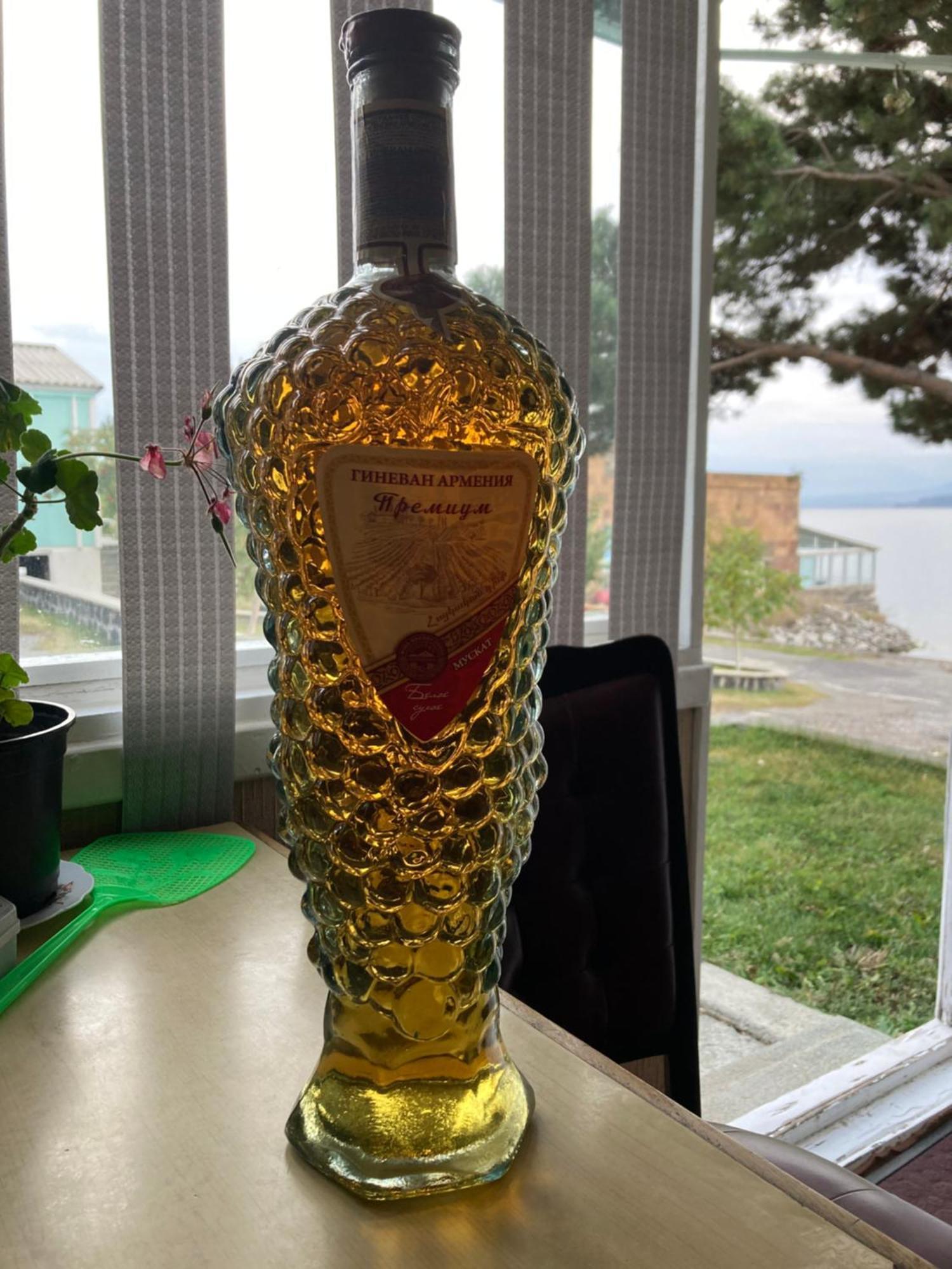 Edem Sevan Bagian luar foto