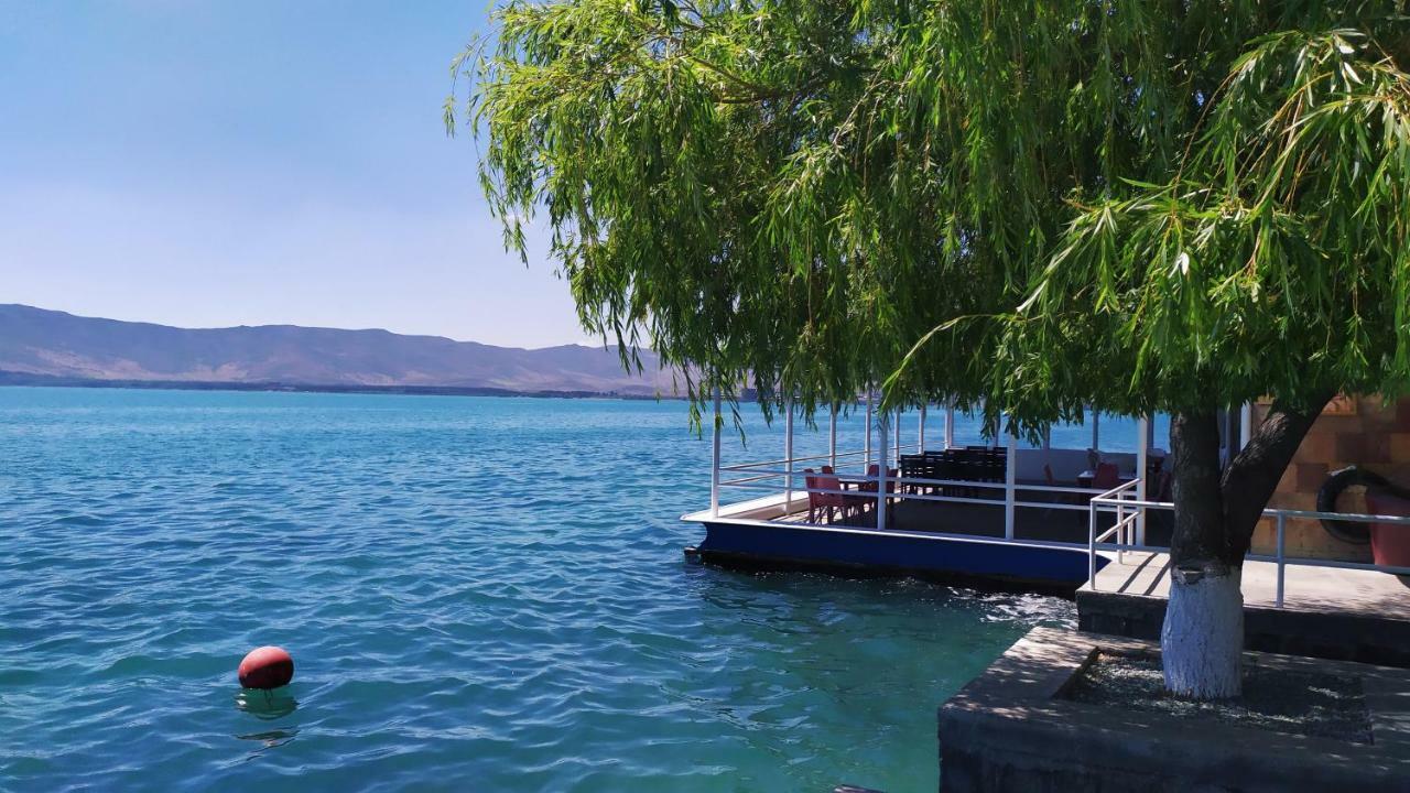 Edem Sevan Bagian luar foto