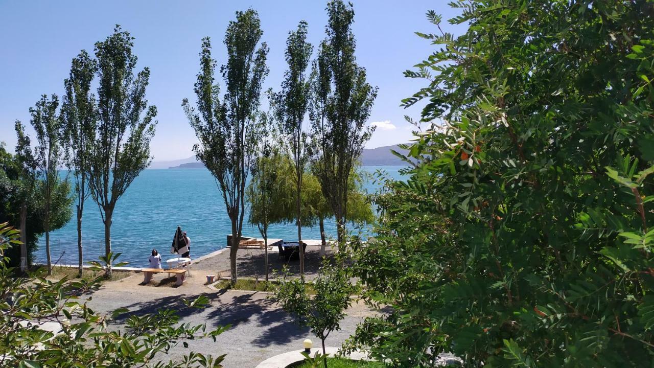 Edem Sevan Bagian luar foto