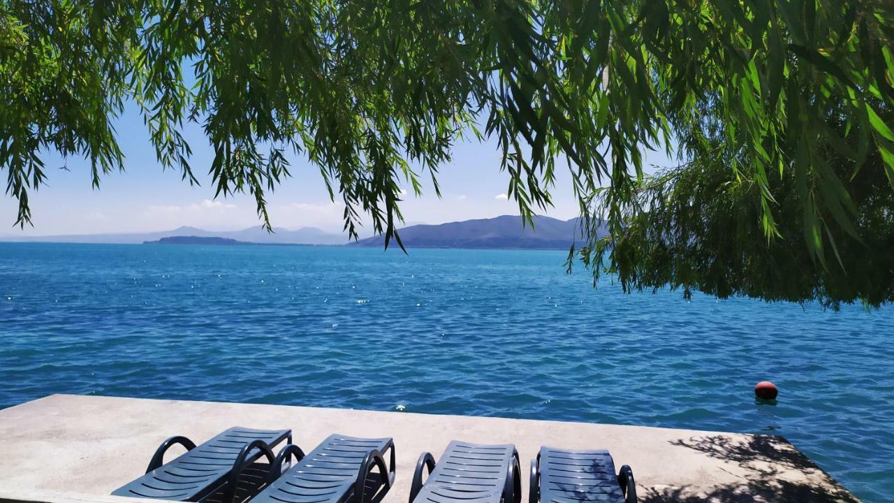 Edem Sevan Bagian luar foto