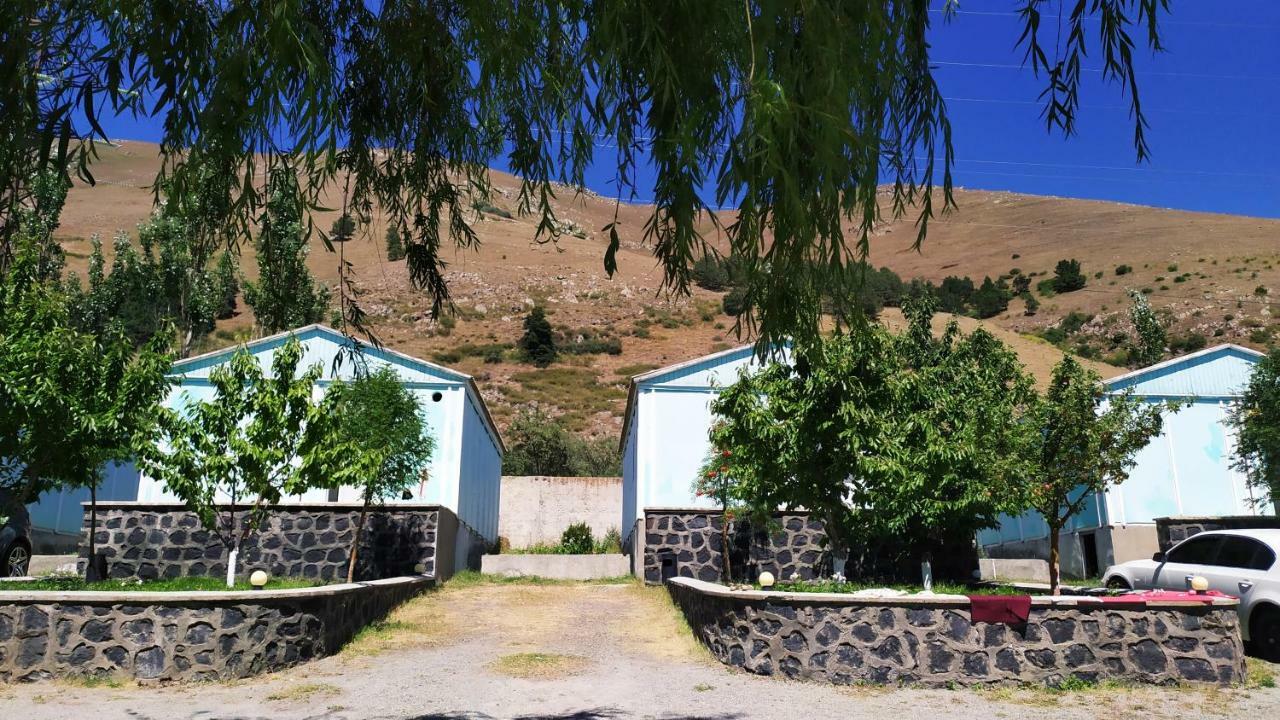 Edem Sevan Bagian luar foto