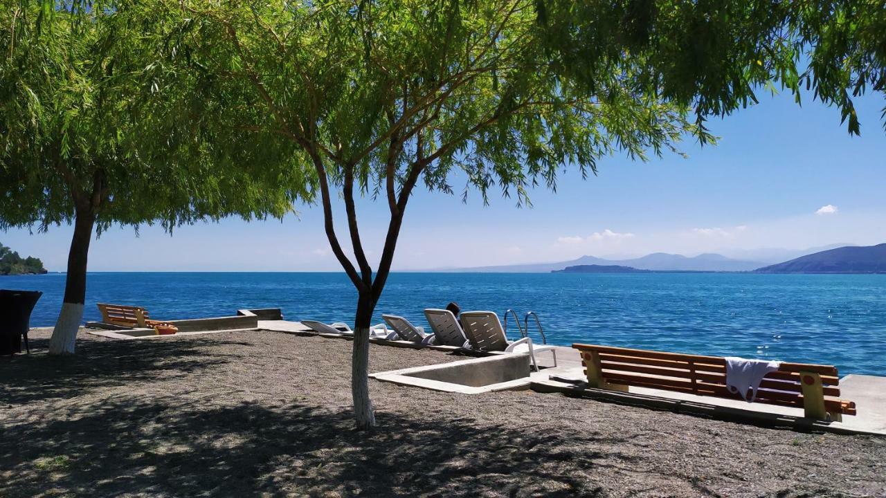 Edem Sevan Bagian luar foto