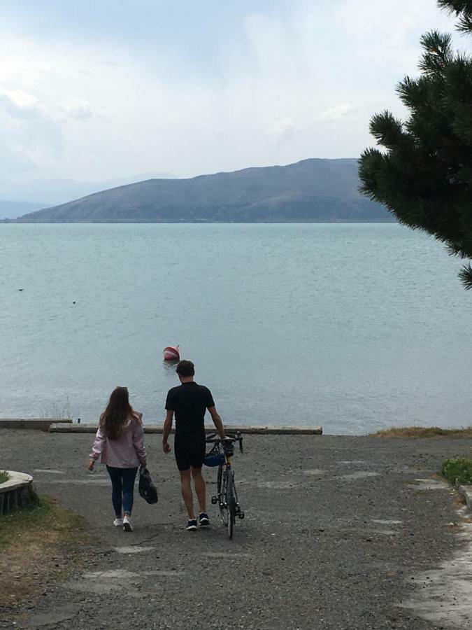Edem Sevan Bagian luar foto